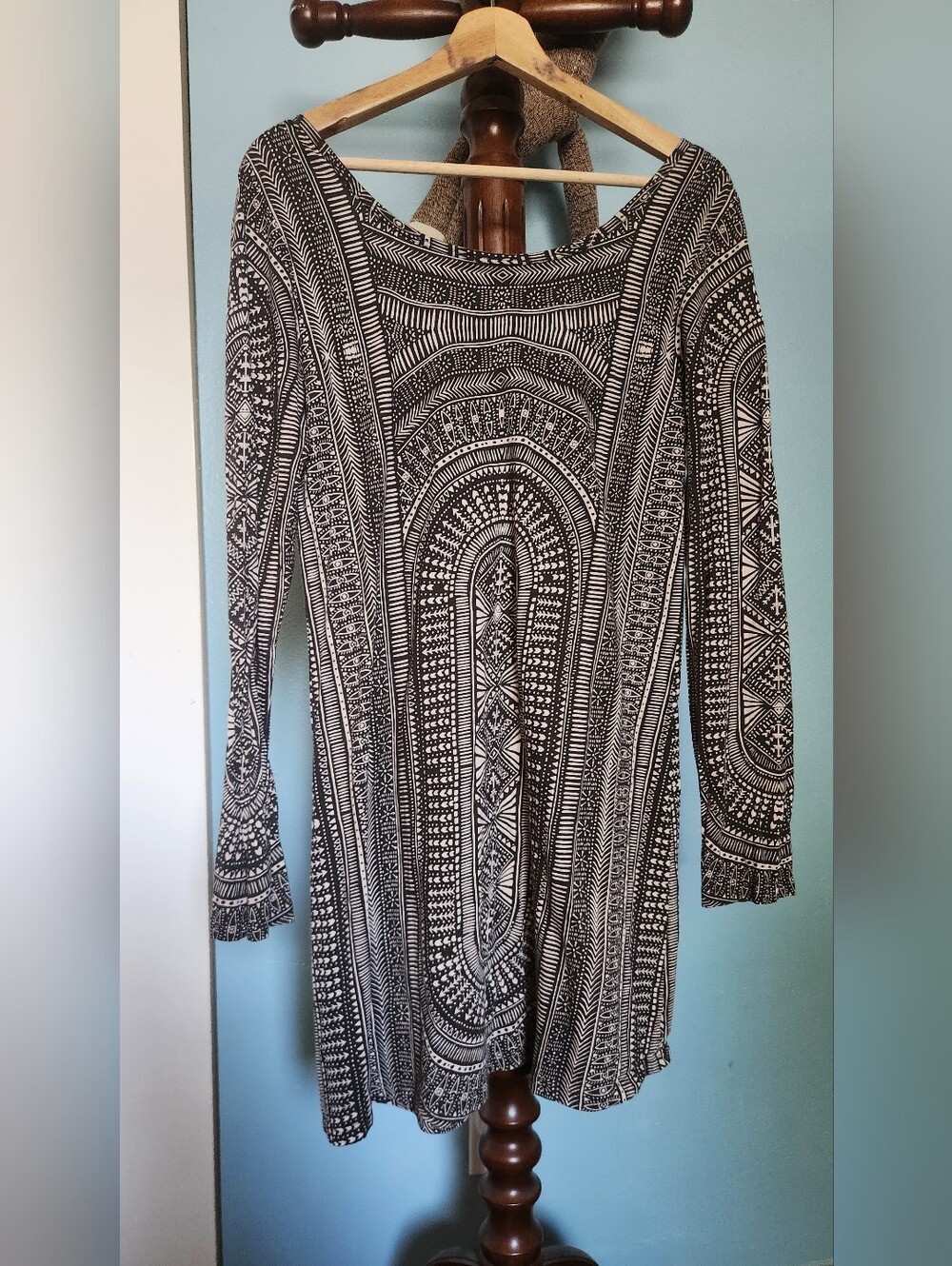 Billabong Black and White Geometric Midi Dress